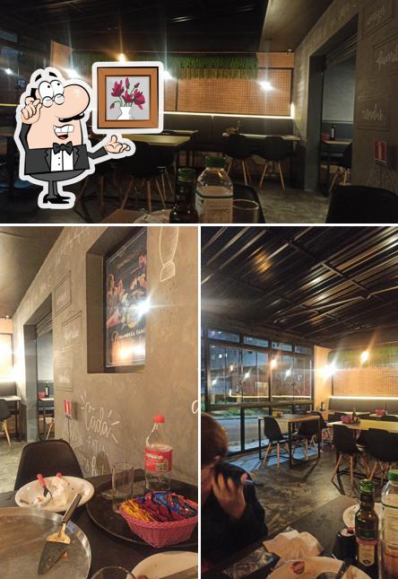 O interior do Tuba Pizza Água Verde