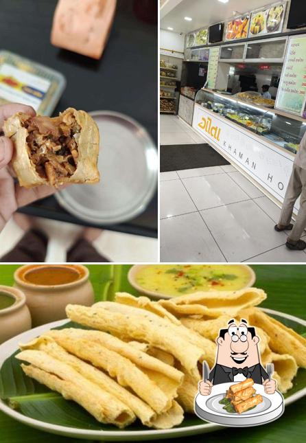 Spring rolls at Geeta Khaman House