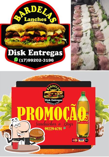 Hambúrguer em Bardelas Lanches, Restaurante e Delivery