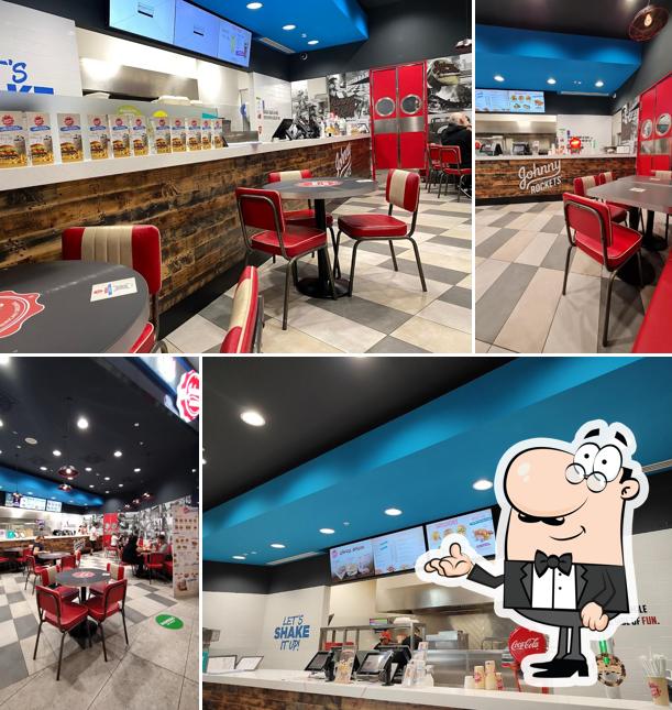 Siediti a un tavolo di Johnny Rockets