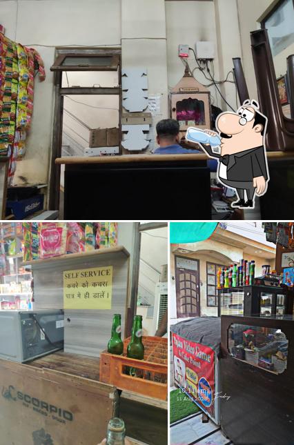 The picture of Rajan video Game And Cake Point’s drink and interior