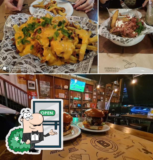 O exterior do B Factory Hamburgueria