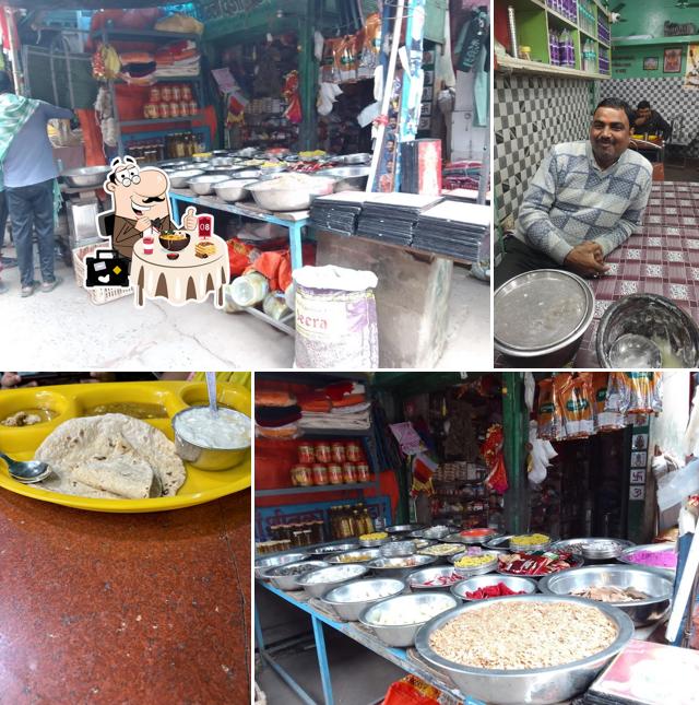 Food at PAPPU JI PARATHA WALE