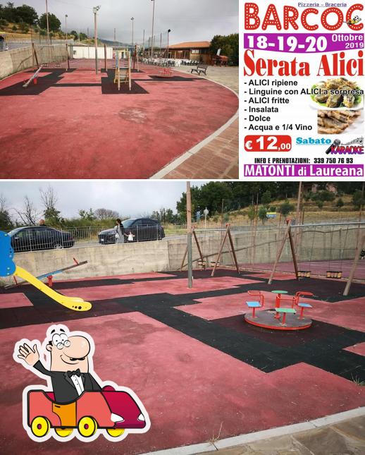 La immagine della area giochi e cibo di Barcoc