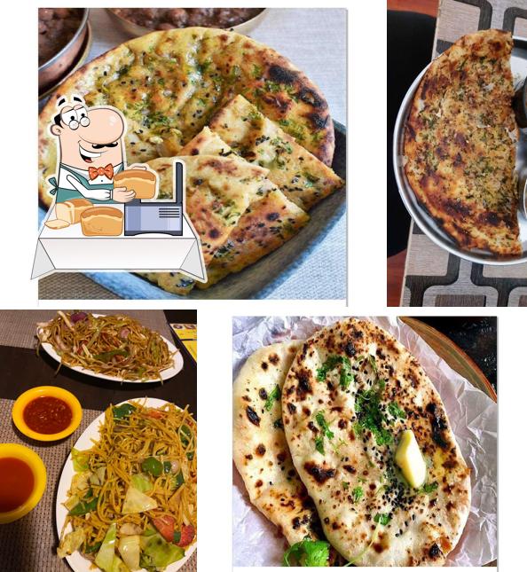 Garlic bread at Mohanji's amritsari Kulcha paratha