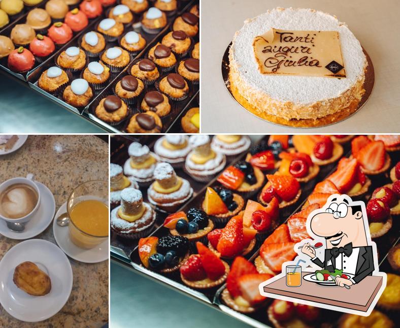 Cibo al Pasticceria Bolzani - Piazzale Giusti
