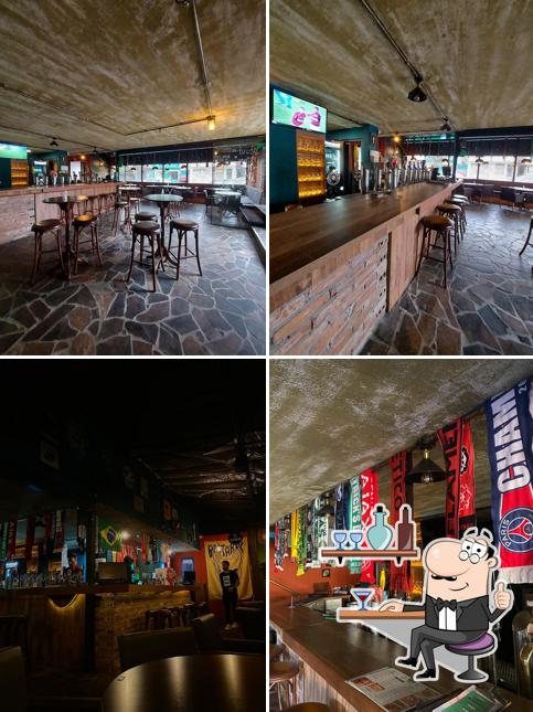 O interior do Gigg's Bar