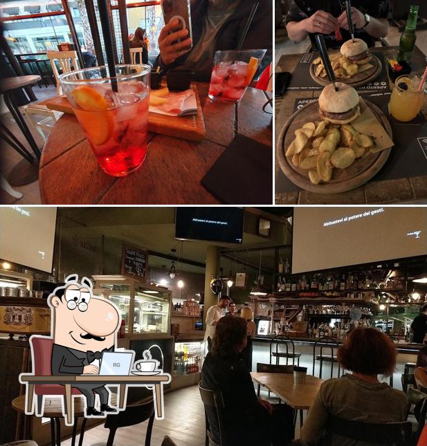 Siediti a un tavolo di Bar Peledo