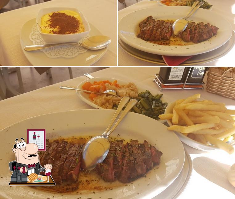 Curiosa tra l'ampia gamma di pasti a base di carne