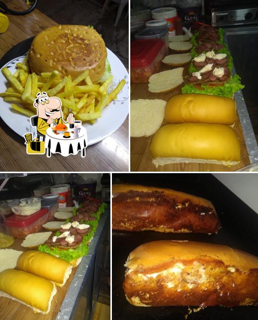 Comida em Maze Lanches