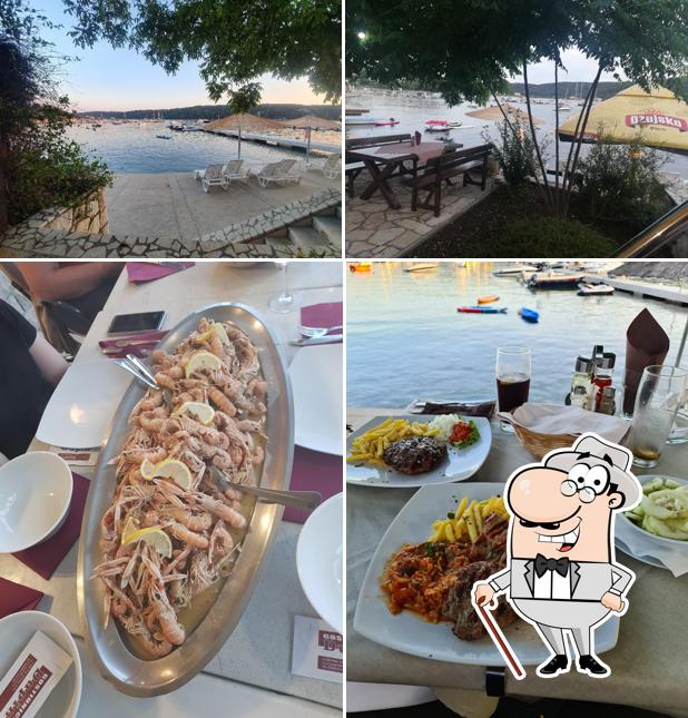 Goditi la vista dall'area esterna di Restaurant Dupin