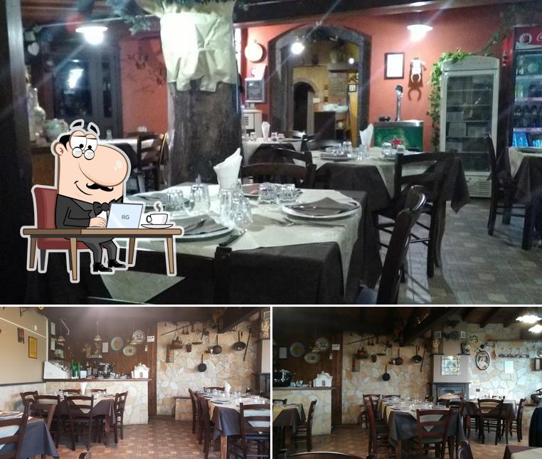 Gli interni di Trattoria N'Da Calata Zafferana