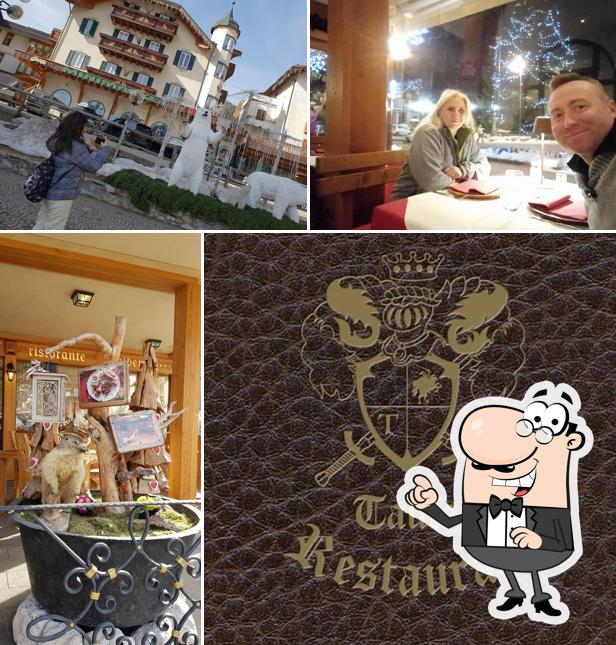 Goditi la vista dall'area esterna di Taufer Restaurant