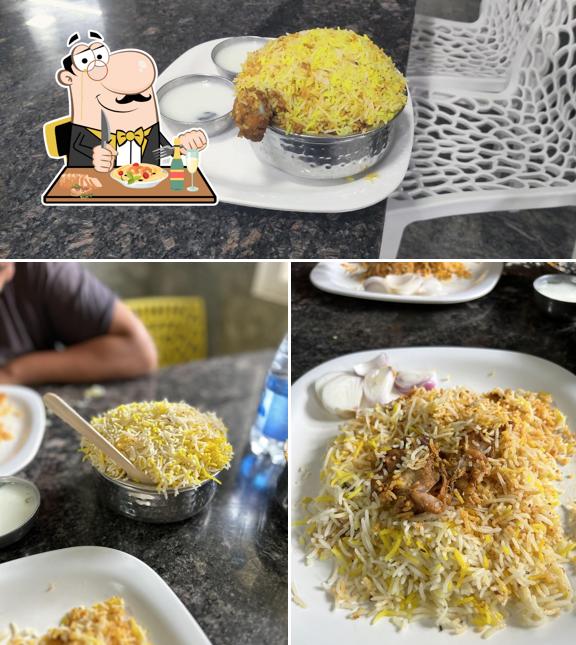 Pad thai at Lotus Food Plaza