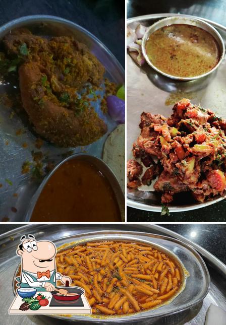 Chicken curry at Hotel Jariya Yermala Osmanabad