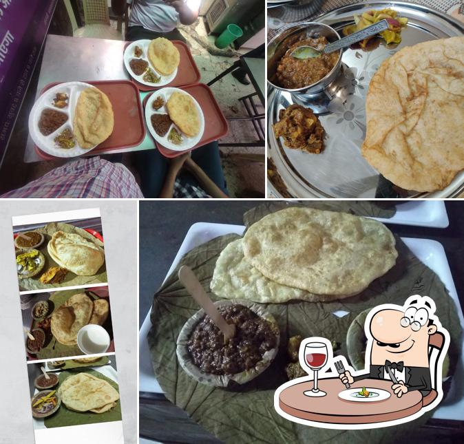 Chole bhature at Kake De Chole Bhature