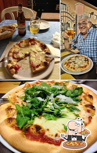 Scegli tra le svariate varianti di pizza