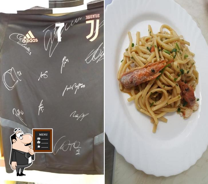 Leggi il menu sulla lavagna