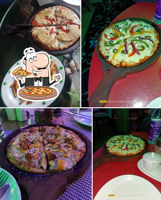 Order pizza at Café Go Green