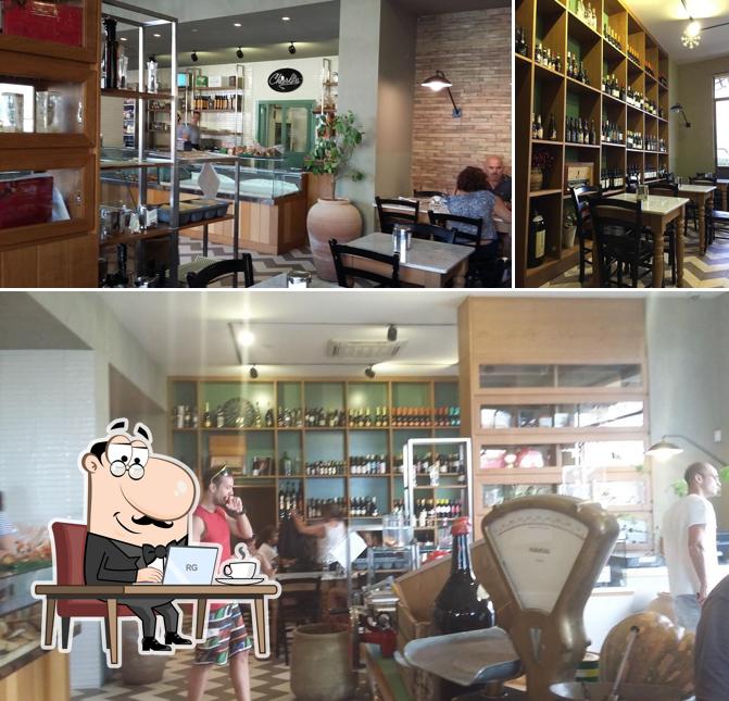 Siediti a un tavolo di Cotti Al Forno