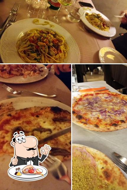 Scegli una pizza a Ristorante Pizzeria Agorà