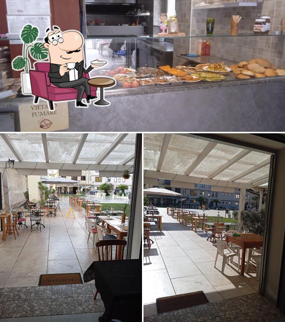 Questa è la immagine che mostra la interni e cibo di Paninoteca - Pizzeria - Gastronomia "Il Piranha"