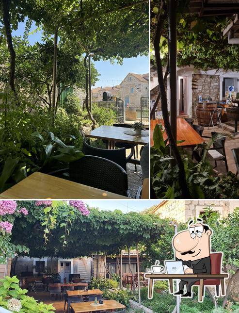 Gli interni di Tavern Nikola Vrboska