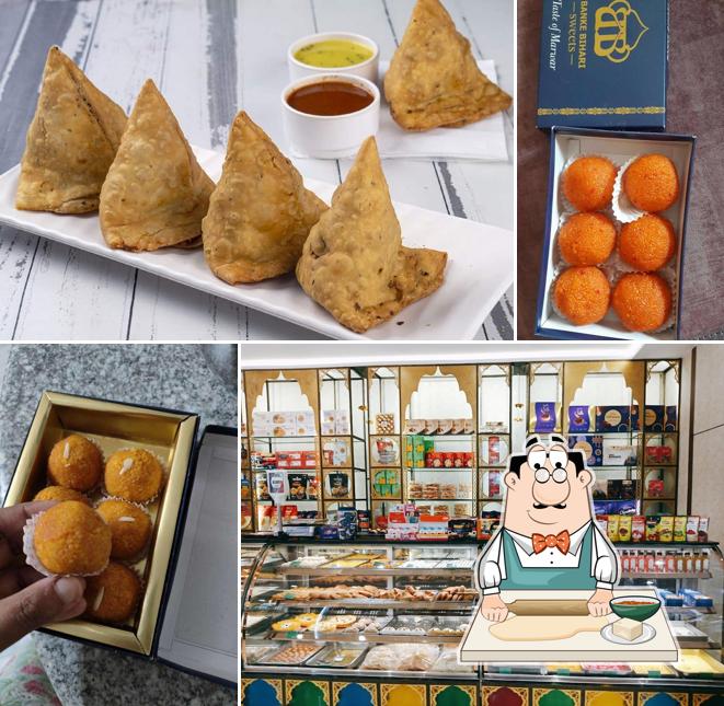 Samosa at Banke Bihari Sweets