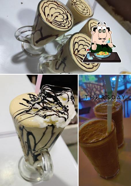 Food at CLUB DE CAFE ( COFFEE SHOP )