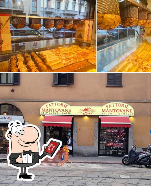 GustaMi Bakery (Sabotino) si caratterizza per la esterno e cibo