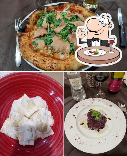 Cibo al Ristorante pizzeria ai portici