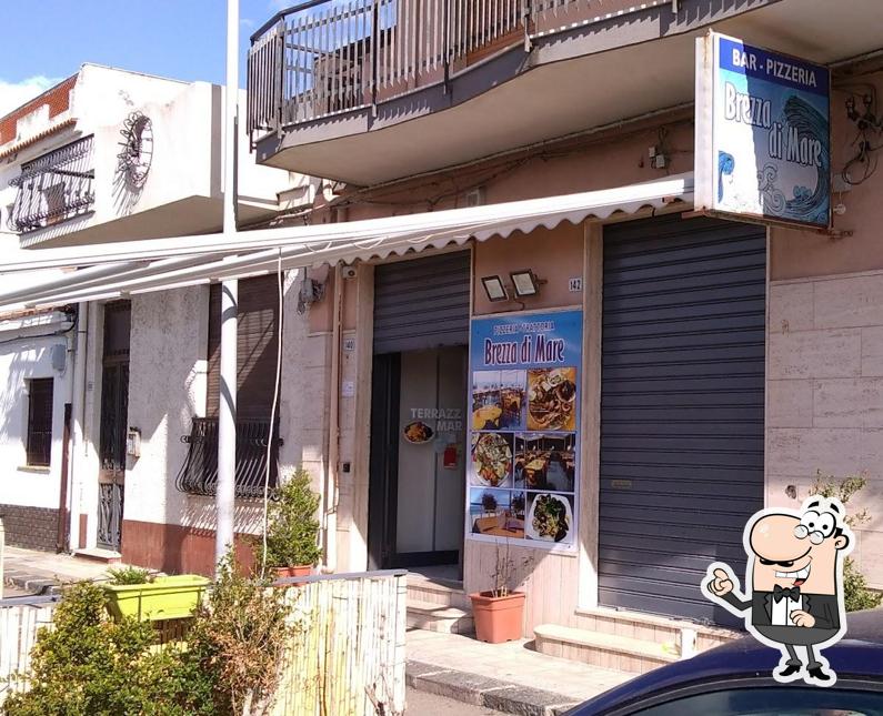 Guarda la parte esterna di Trattoria-pizzeria Brezza di Mare