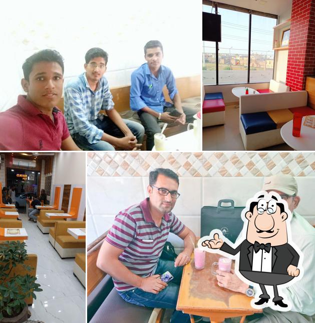 The interior of Ramawat Juice And Fast Food