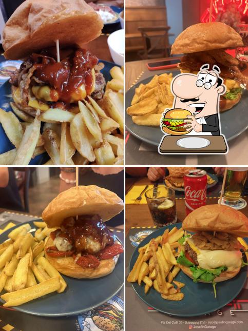 Ordina un hamburger a Harley’s Pub Mirano