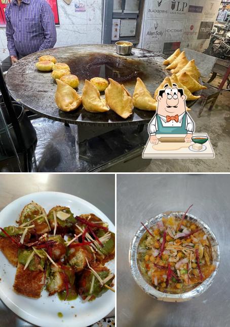 Samosa at Pachranga Chat Shop