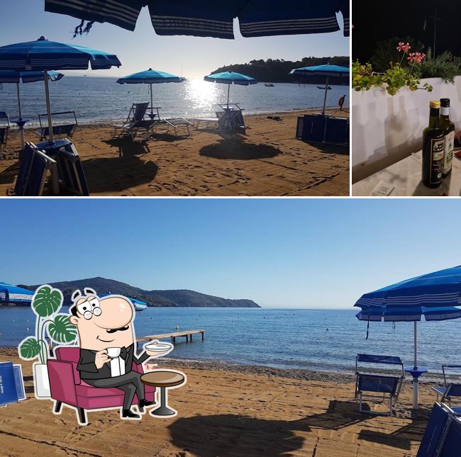 La immagine di interni e bevanda da Hotel Frank'S