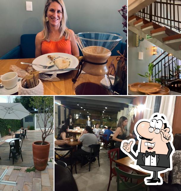 O interior do Ópera Café Bistrô