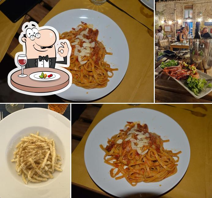 Cibo al Ristorante Suruq