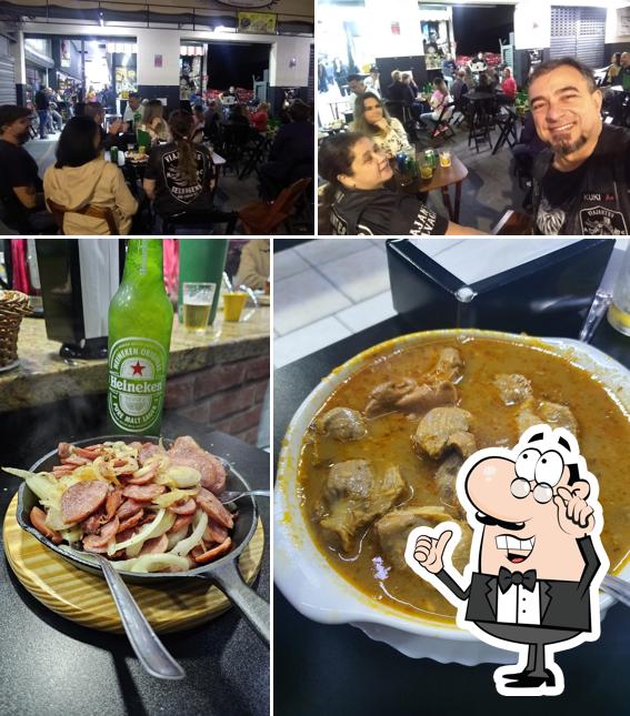 A foto da interior e comida no Bar do Mercado - Paulinho