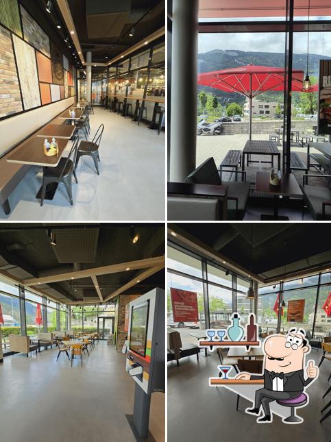 Siediti a un tavolo di Burger King