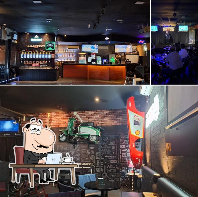 O interior do Golden Beer Tap House