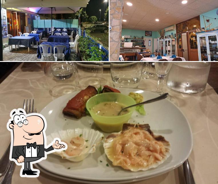 La interni e cibo del ristorante