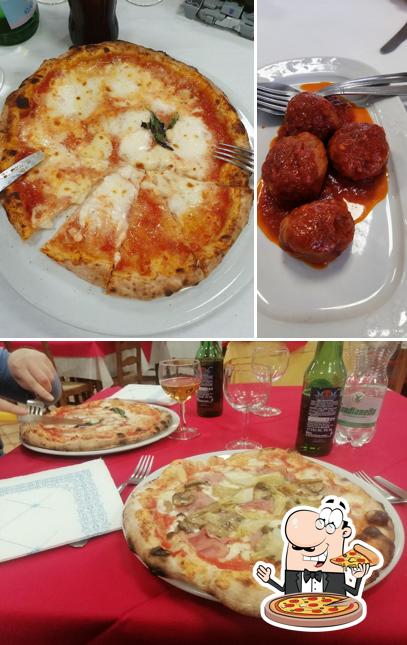 Ordina una pizza a Pizzeria Giglio d'oro di D'Alessandro Mario