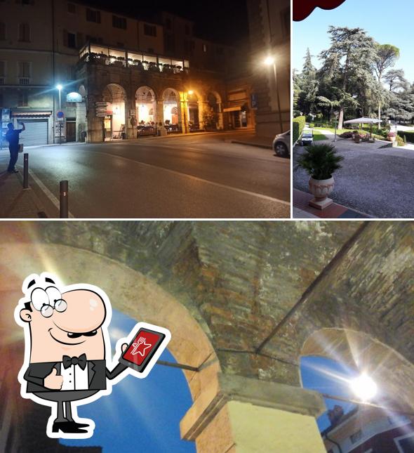 Gli esterni di Pizzeria Della Loggia di Atzori Mauro & C. S.A.S