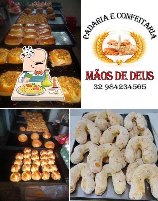 Comida em Padaria Mãos de Deus