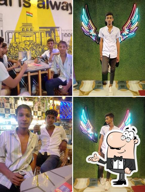 Check out how Chai Sutta bar looks inside