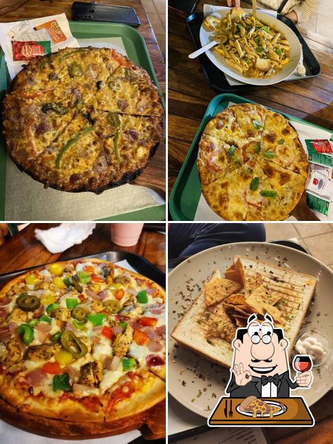 Order pizza at Café TERRA