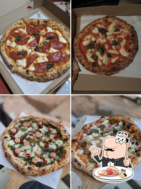 Pick pizza at Pizzeria da PS