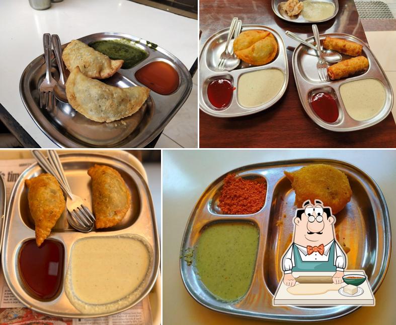 Samosa at Shree Gokhale Upahaar Gruh