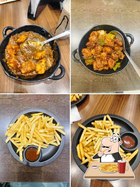 French fries at लालटेन café